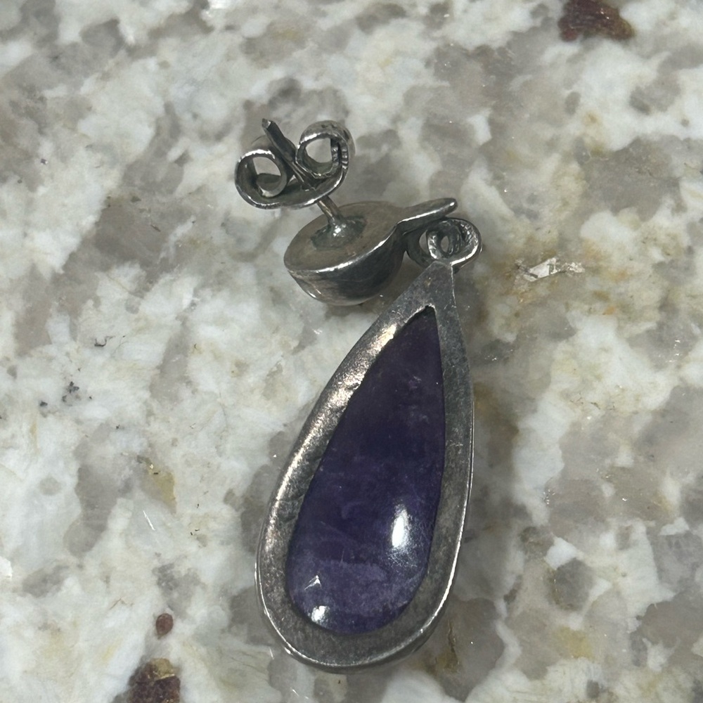 Very Unique Vintage Amethyst Dangle Earrings - Picture 10 of 14